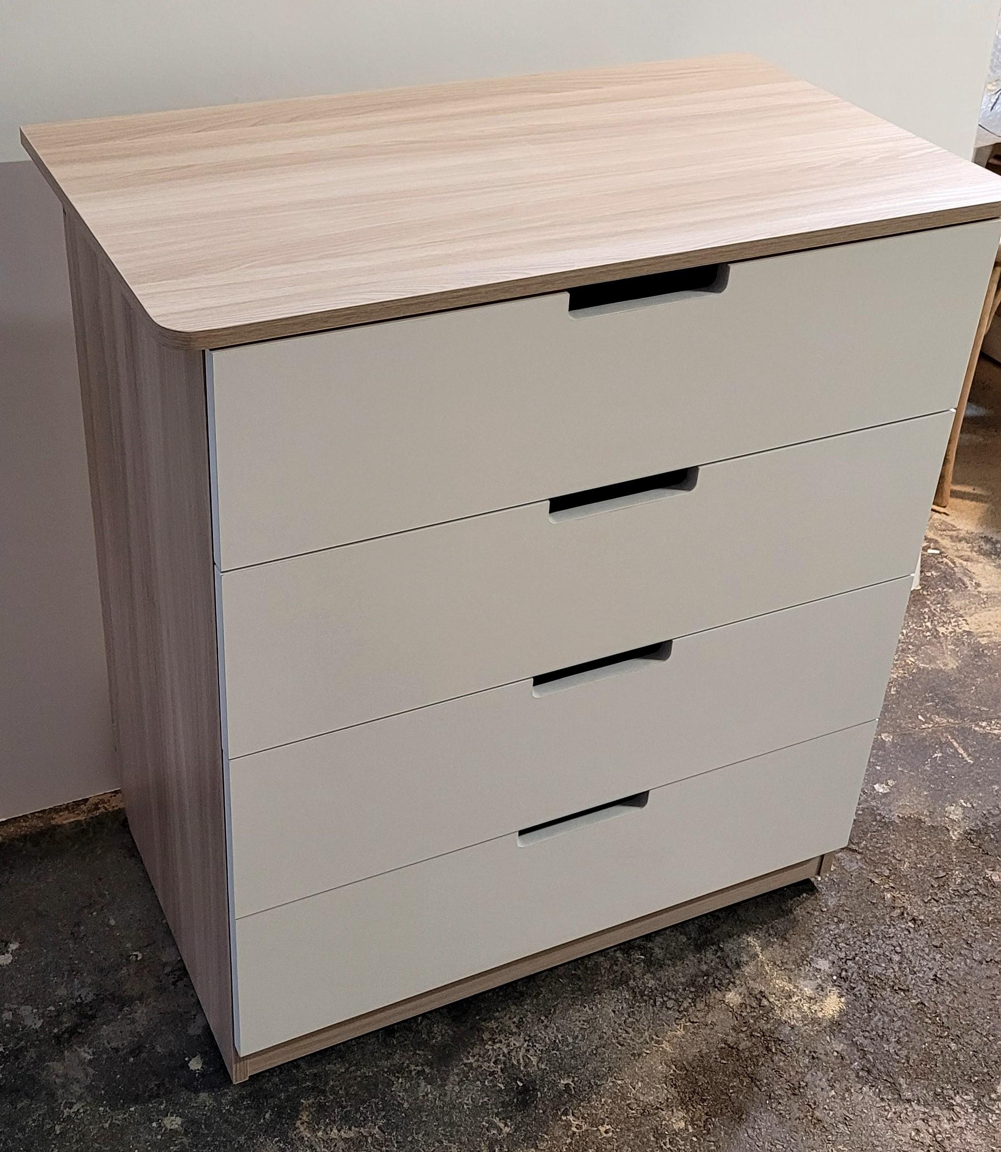 стол с ящиками